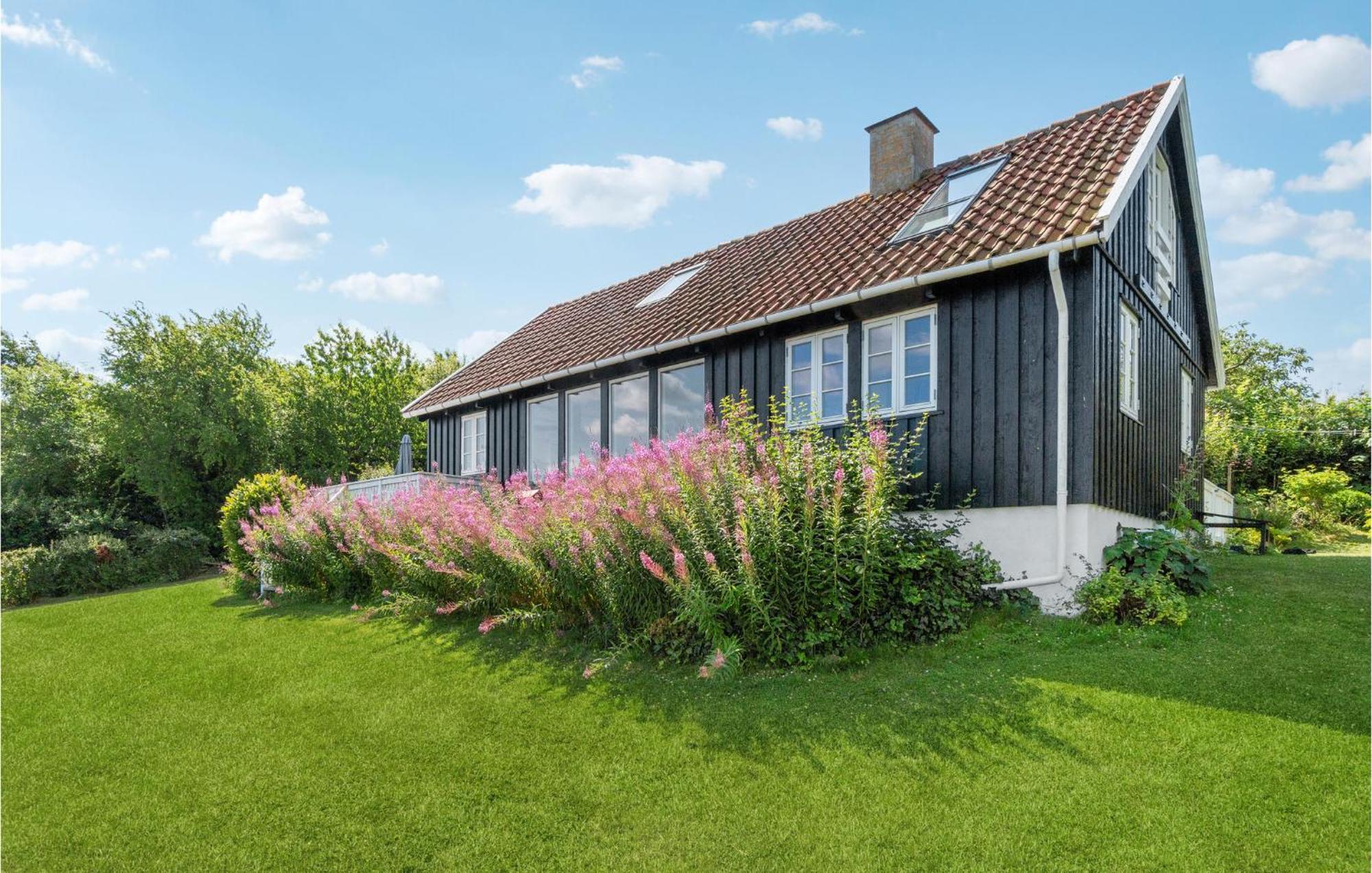 Lovely Home In Svaneke With House Sea View Exteriör bild